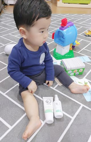 mom e 맘이 내추럴 베이비 케어 크림+바디오일 — 5점을 준 리뷰어가 2021년 1월 올린 사용 사진
