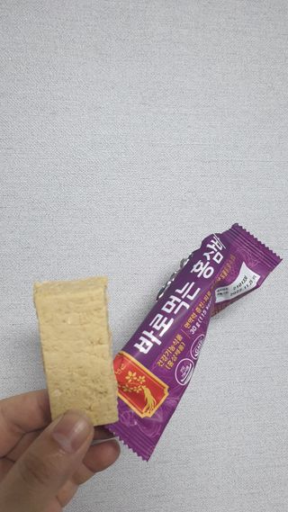 씨알푸드 건강기능식품 6년근 홍삼 함유, 바로먹는 홍삼바 30g 12개입 — 4점을 준 리뷰어가 2022년 3월 올린 사용 사진