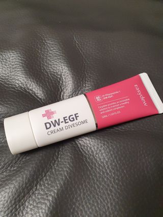 이지듀 DW-EGF 크림 다이브좀_콜라겐이 쏙쏙, 탄력피부로 다이빙 — 5점을 준 리뷰어가 2021년 3월 올린 사용 사진