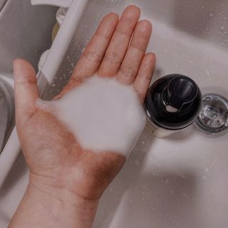 헤어플러스 콴디 아침세안제 폼클렌징 퓨어 어니스티 모닝클렌저 — 5점을 준 리뷰어가 2021년 7월 올린 사용 사진