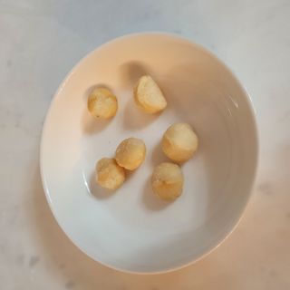 도이퉁 마카다미아 넛 90g  로얄 마카넛 오리지널 쏠트 허니 — 5점을 준 리뷰어가 2021년 3월 올린 사용 사진