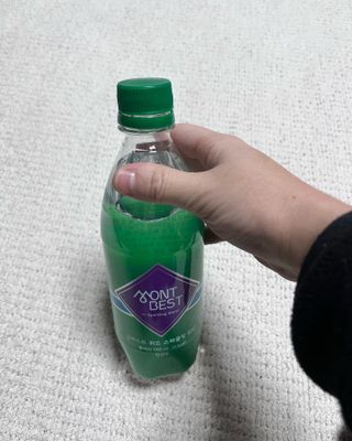 몽베스트 Montbest with Sparkling water Plain 20병 — 5점을 준 리뷰어가 2021년 11월 올린 사용 사진
