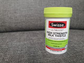 Swisse 스위스 고함량 밀크씨슬 35,000mg 60정 — 5점을 준 리뷰어가 2021년 11월 올린 사용 사진