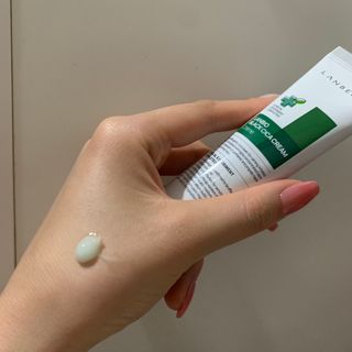랑벨 랑바이오 블랙 시카 크림 50ml(블랙비 프로폴리스, 시카 4종, 판테놀 10 함유) — 5점을 준 리뷰어가 2022년 7월 올린 사용 사진