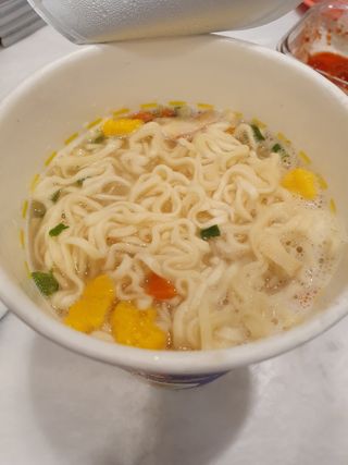 NISSIN 닛신 컵누들  4종 - 씨푸드오리지날, 씨푸드 스파이시, 씨푸드 커리, 씨푸드 XO소스 — 4점을 준 리뷰어가 2022년 11월 올린 사용 사진
