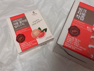 자연에온 핑크 자몽 착즙 100mL 10개입 1BOX +가 득담은 자몽 콜라겐 젤리스틱 1BOX — 5점을 준 리뷰어가 2021년 6월 올린 사용 사진