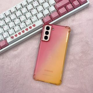 뮤즈캔 갤럭시S21 시리즈 그라데이션 탱크방탄 케이스 — 5점을 준 리뷰어가 2021년 2월 올린 사용 사진