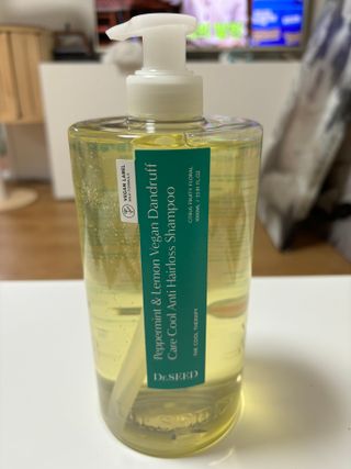 닥터시드 페퍼민트 앤 레몬 비건 비듬케어 쿨 탈모 샴푸 (1000ml) — 5점을 준 리뷰어가 2024년 2월 올린 사용 사진