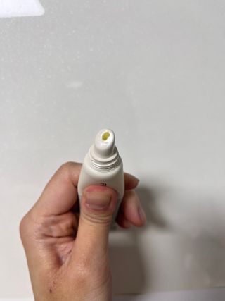 [후르디아] 올리브영 착한보습 비건 립버터 2종 — 5점을 준 리뷰어가 2022년 12월 올린 사용 사진