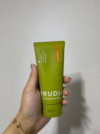 [후르디아] 아보카도 비건 약산성 효소필링젤 — 4점을 준 리뷰어가 2021년 9월 올린 사용 사진