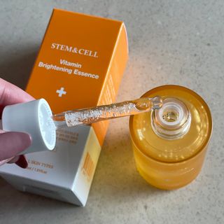 체르엠 스템앤셀 비타민 브라이트닝 에센스 30ml 1개 — 5점을 준 리뷰어가 2021년 11월 올린 사용 사진