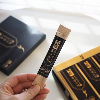 헬스업_천명진프리미엄홍삼스틱_10ml x 30포 — 5점을 준 리뷰어가 2021년 1월 올린 사용 사진