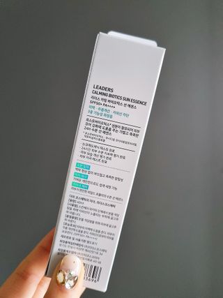 리더스코스메틱 리더스 카밍 바이오틱스 선 에센스 SPF 50+ PA++++ — 5점을 준 리뷰어가 2022년 7월 올린 사용 사진
