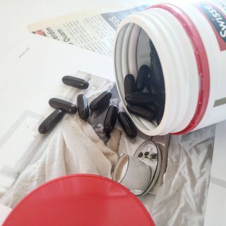 Swisse 스위스 고함량 프로폴리스 2,000mg 210정 — 5점을 준 리뷰어가 2021년 5월 올린 사용 사진