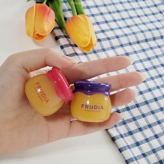 [후르디아] 올리브영 꿀과즙 립밤 2종 (블루베리/석류) — 5점을 준 리뷰어가 2021년 11월 올린 사용 사진