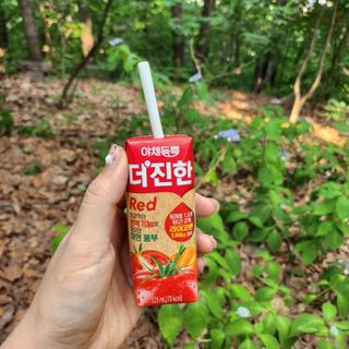 [롯데칠성] 야채듬뿍 더'진한 [롯데칠성] 야채는 이제 COLORFULL! 야채듬뿍  더 진한 레드 4개 +퍼플 4개 (총 8개) — 4점을 준 리뷰어가 2023년 6월 올린 사용 사진