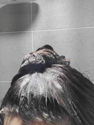 헤어플러스 블랙 컬러본드 샴푸 트리트먼트 300ml — 5점을 준 리뷰어가 2021년 5월 올린 사용 사진