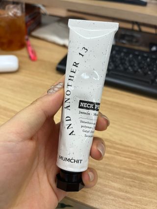 멈칫(MUMCHIT) 넥퍼퓸 NECKPERFUME 2가지 향 — 5점을 준 리뷰어가 2021년 11월 올린 사용 사진