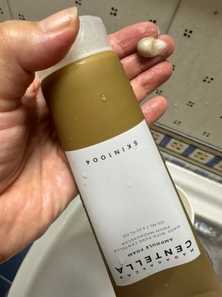스킨1004 [SKIN1004] 마다가스카르 센텔라 앰플 폼 125ml — 5점을 준 리뷰어가 2024년 8월 올린 사용 사진