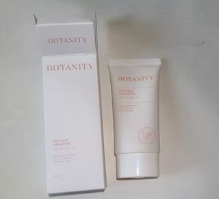 보타니티 촉촉수분자차 아쿠아핏 선 에센스 50ml + 보송톤업자차 징크 선 로션 50ml SPF50+ PA++++ (4/25) — 5점을 준 리뷰어가 2022년 4월 올린 사용 사진