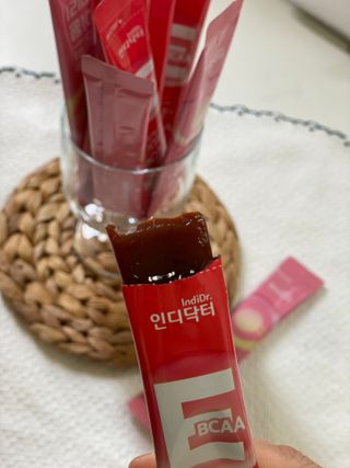 인디닥터 면역 생생 핑크 이뮨 젤리 + 타이탄 BCAA 프로틴 젤리스틱 — 5점을 준 리뷰어가 2022년 5월 올린 사용 사진