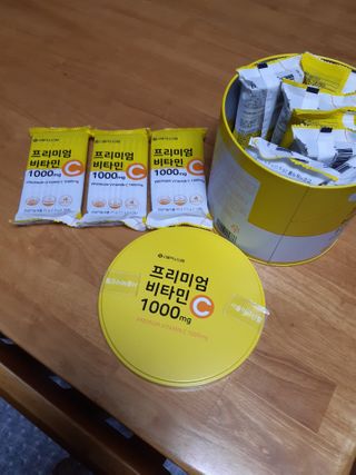 서울약사신협 프리미엄비타민C1000_2.5G x 100포 — 4점을 준 리뷰어가 2021년 1월 올린 사용 사진