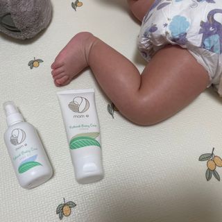 mom e 맘이 내추럴 베이비 케어 크림+바디오일 — 5점을 준 리뷰어가 2021년 1월 올린 사용 사진