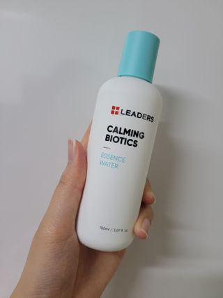 리더스코스메틱 리더스 카밍 바이오틱스 에센스 워터 — 5점을 준 리뷰어가 2021년 7월 올린 사용 사진