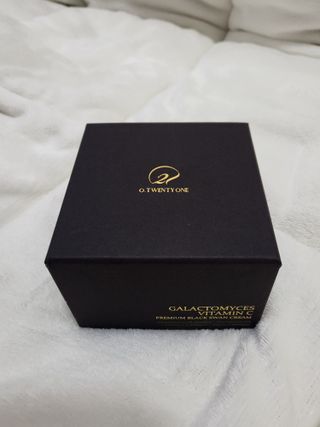 오투에니원 갈락토미세스 비타민 C 프리미엄 블랙스완 크림 50g — 5점을 준 리뷰어가 2022년 12월 올린 사용 사진