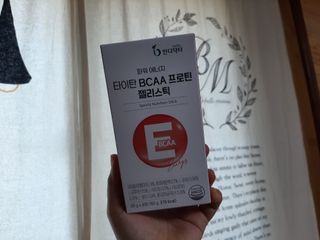 [인디닥터] 타이탄 BCAA 프로틴 젤리스틱 — 5점을 준 리뷰어가 2022년 5월 올린 사용 사진