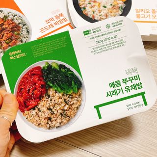 직탁 식단관리 3종 도시락(꼬막 듬뿍 곤드레비빔밥, 알리오올리오 불고기오믈렛, 매콤쭈꾸미 시래기유채밥) — 4.5점을 준 리뷰어가 2022년 7월 올린 사용 사진