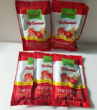 제이제이바이오 더단마토 프리미엄주스 100ml 30팩입 - 무설탕 스테비아 토마토즙 — 4점을 준 리뷰어가 2021년 12월 올린 사용 사진