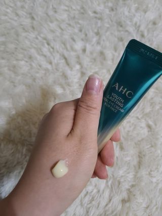 [NEW 탄력유턴 아이크림] AHC 유스 래스팅 리얼 아이크림 포 페이스 — 4.5점을 준 리뷰어가 2021년 4월 올린 사용 사진