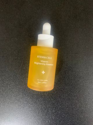 체르엠 스템앤셀 비타민 브라이트닝 에센스 30ml 1개 — 4점을 준 리뷰어가 2021년 11월 올린 사용 사진