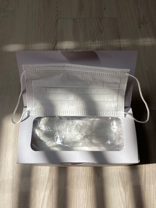 위케어 원데이 덴탈마스크 50매 화이트 대형 국내생산 — 5점을 준 리뷰어가 2021년 2월 올린 사용 사진