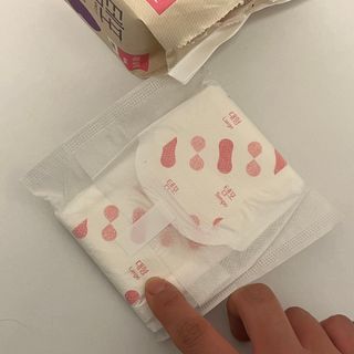 나우[템포] 템포 패드 내추럴 순면 생리대 SET(중형 슬림 + 대형 + 라이너) — 5점을 준 리뷰어가 2024년 4월 올린 사용 사진