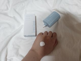 아이레시피 마일드 히알루로닉 모이스트 업 선스크린 SPF50+ PA++++ — 5점을 준 리뷰어가 2023년 6월 올린 사용 사진