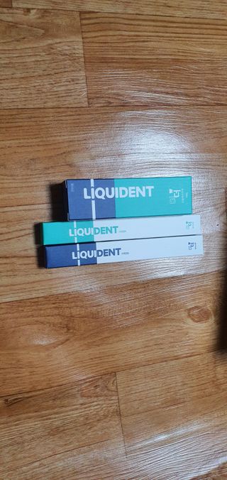 리퀴덴트 오랄케어 온가족용 리퀴덴트 더더 오랄케어 무불소 치약 + 임상시험완료 이중 미세 엠보싱 칫솔 올데이세트 — 5점을 준 리뷰어가 2020년 12월 올린 사용 사진
