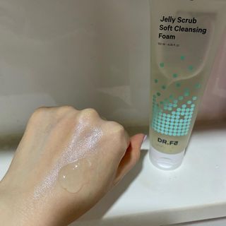 닥터에프파이브 젤리스크럽 소프트 클렌징폼 120ml — 4점을 준 리뷰어가 2022년 6월 올린 사용 사진