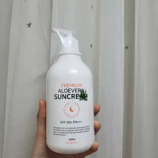 [닥터문] 프리미엄 알로에베라 선크림 500ml — 5점을 준 리뷰어가 2022년 6월 올린 사용 사진