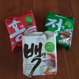[풀무원] 자연은맛있다 정면, 백면, 홍면  세트 — 5점을 준 리뷰어가 2021년 4월 올린 사용 사진