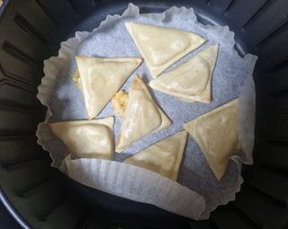 (주)성경순만두 곤약만두.콘치즈만두,삼각당면만두,당면 야끼만두,대구전통 납작만두,떡뽁이 매콤소스,달콤소스 — 5점을 준 리뷰어가 2023년 4월 올린 사용 사진