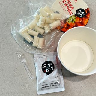 나우  [요리궁리] 매콤달콤 꽃떡볶이 6개입 세트 — 4.5점을 준 리뷰어가 2025년 1월 올린 사용 사진