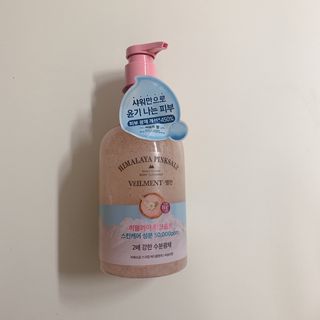 벨먼 내추럴스파 수분광채 스크럽 바디워시 600ml 5종 — 4.5점을 준 리뷰어가 2022년 5월 올린 사용 사진