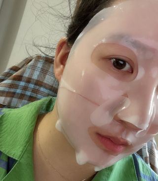 [올리브영] 웰더마 프리미엄 사파이어 콜라겐 임팩트 피팅 마스크 4매 — 5점을 준 리뷰어가 2025년 7월 올린 사용 사진