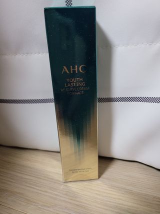 [NEW 탄력유턴 아이크림] AHC 유스 래스팅 리얼 아이크림 포 페이스 — 5점을 준 리뷰어가 2021년 3월 올린 사용 사진