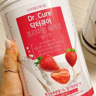 뉴트리션팩토리 닥터큐어 프리미엄쉐이크 다이어트쉐이크 — 4.5점을 준 리뷰어가 2021년 9월 올린 사용 사진
