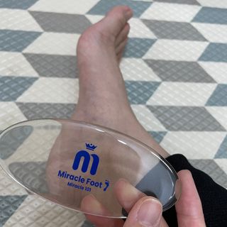 미라클풋 유리발각질제거기 물없이 쓱싹쓱싹 몇번만에 발각질 완벽제거 — 5점을 준 리뷰어가 2021년 10월 올린 사용 사진