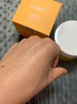 [포잇] 카카두허니씨 미백 톤업패드 190ml 60매 *1개 — 5점을 준 리뷰어가 2023년 1월 올린 사용 사진