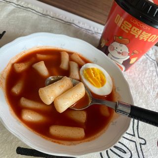 유비쿡 컵떡볶이 매운컵떡볶이2개/ 짜장컵떡볶이 2개  총 4개세트 — 4점을 준 리뷰어가 2021년 6월 올린 사용 사진